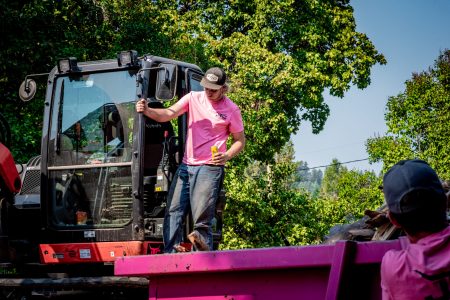 Expert JTC Demolition crew is doing construction debris removal in local areas